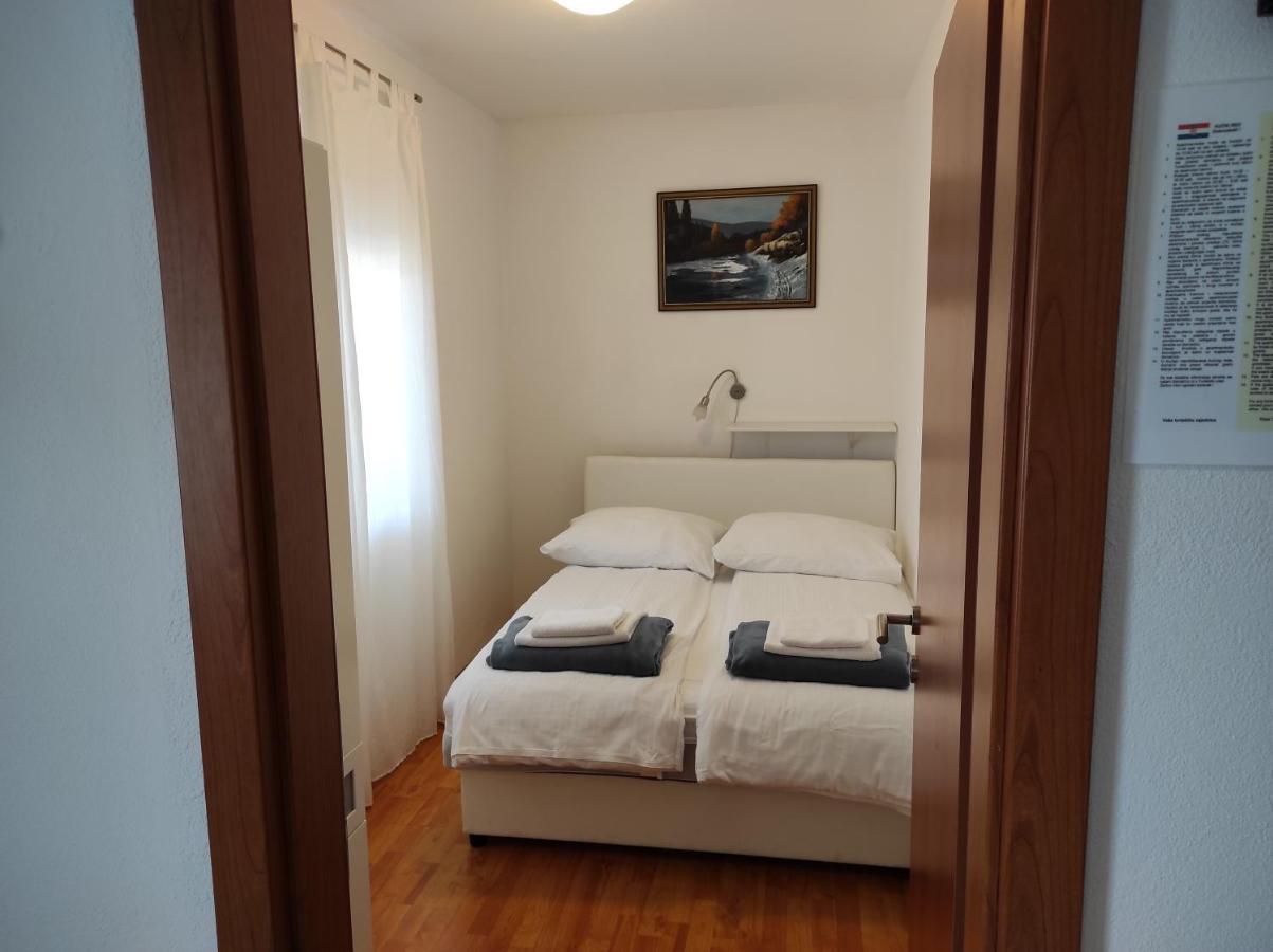 שיבניק Apartment Joy II מראה חיצוני תמונה